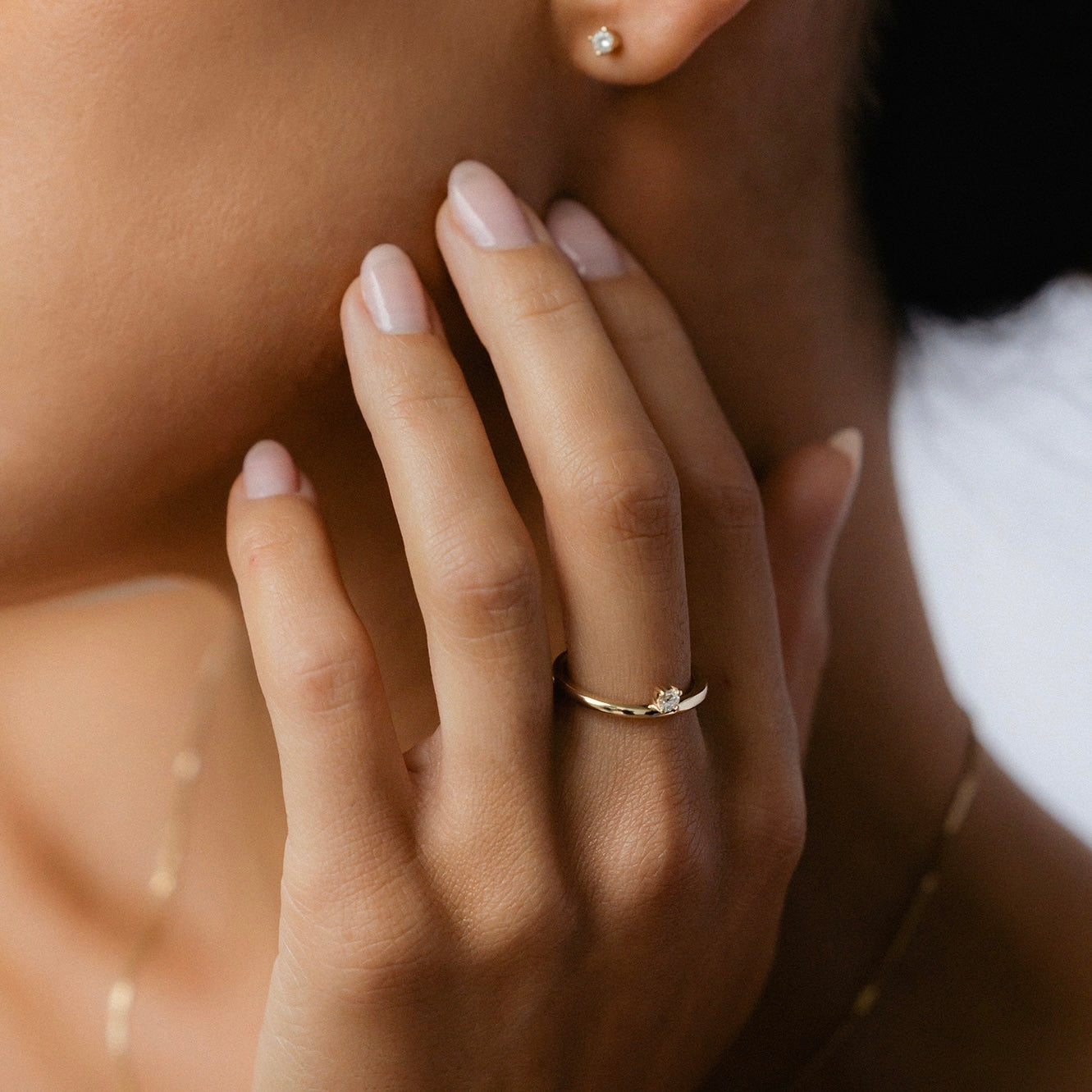 Stunning 0.2 CT Round Moissanite Engagement Ring with Solitaire Design