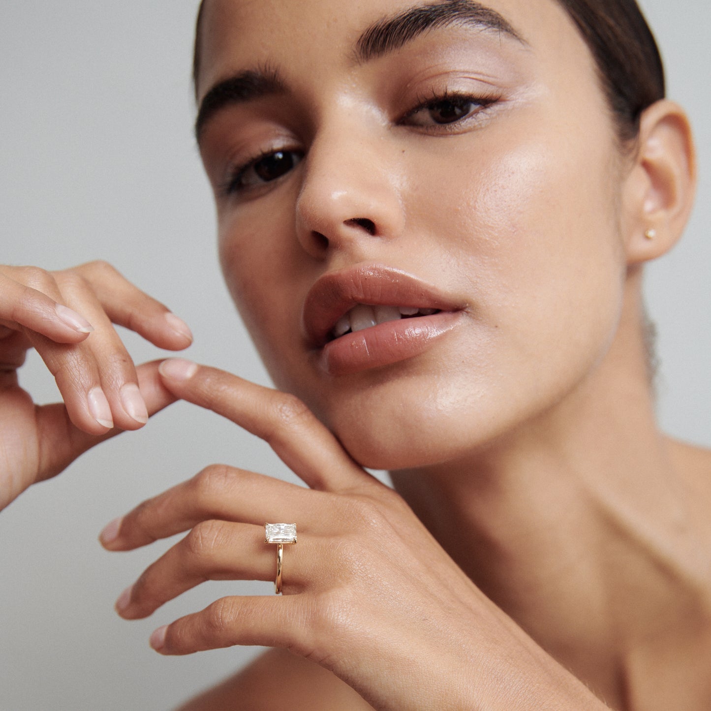 Stunning 1 CT Radiant Moissanite Engagement Ring with Solitaire Design