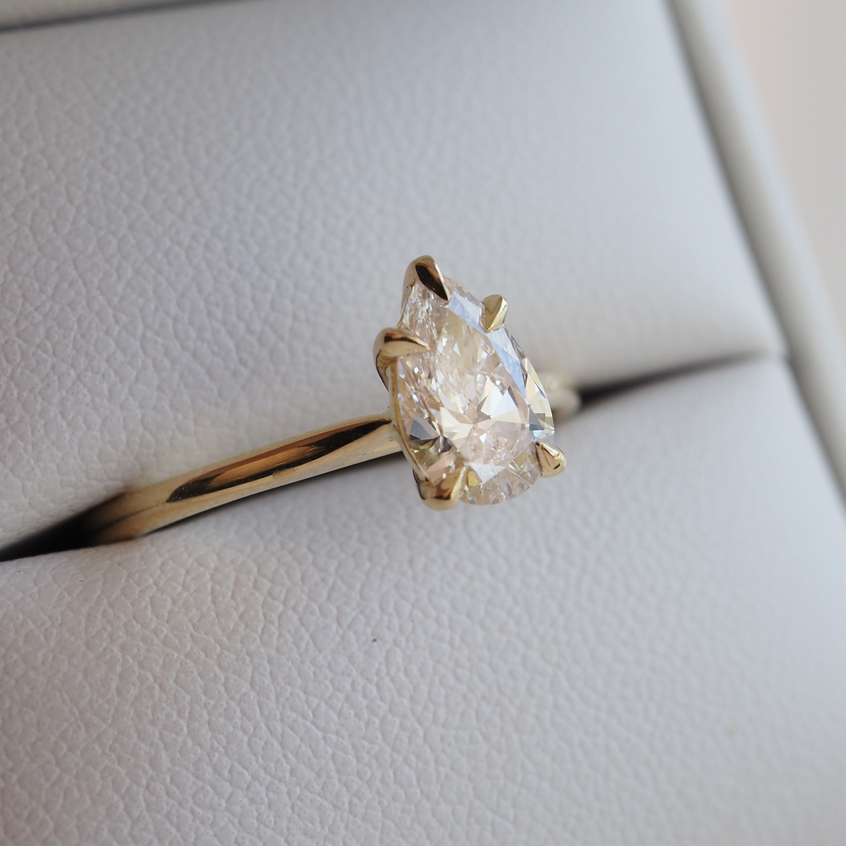 Stunning 1 CT Pear Moissanite Engagement Ring with Solitaire Design