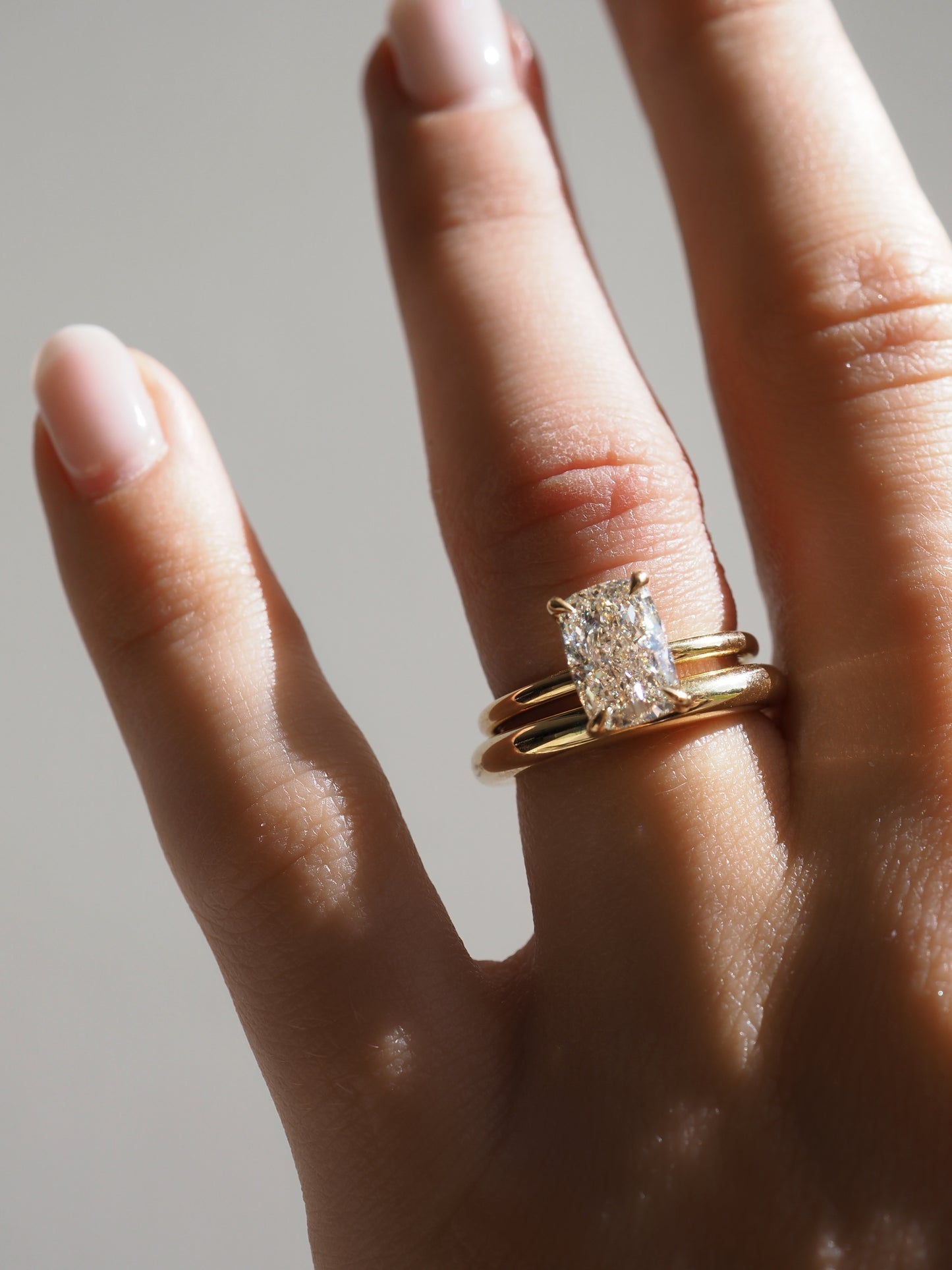 Stunning 1 CT Cushion Moissanite Engagement Ring with Solitaire Design