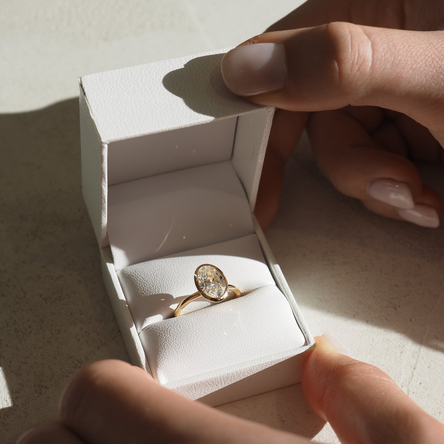 Stunning 2.0 CT Oval Moissanite Engagement Ring with Solitaire Design